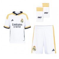 Otroški Nogometni dresi Real Madrid Antonio Rudiger #22 Domači 2023-24 Kratek Rokav (+ Kratke hlače)